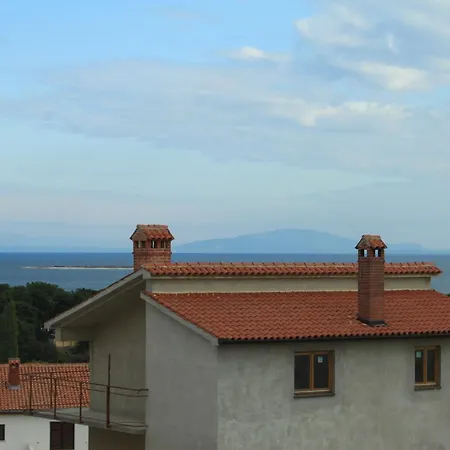 Pensionat With A Parking Space Premantura, - 7463