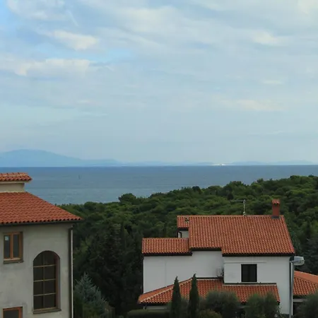 With A Parking Space Premantura, - 7463 Pensionat 2*