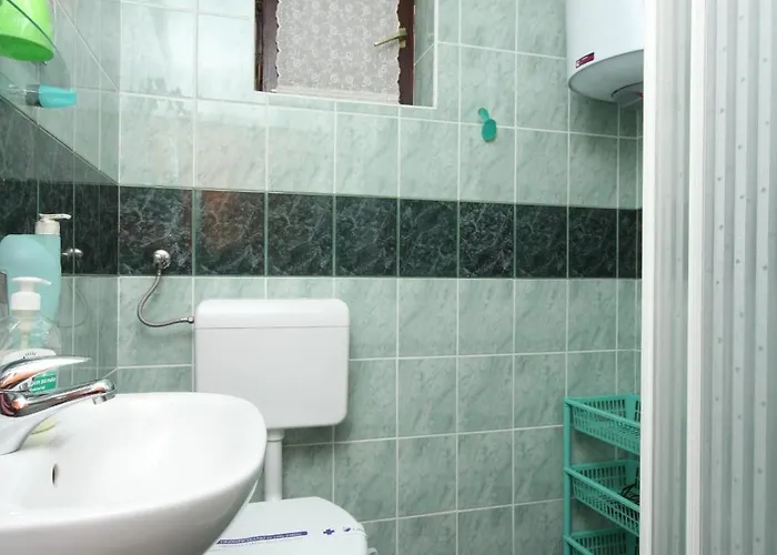 Πανσιόν With A Parking Space Premantura, - 7463 2*